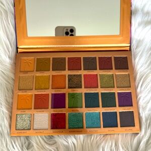 Makeup Revolution X Tammi Tropical Twilight Eyeshadow Palette